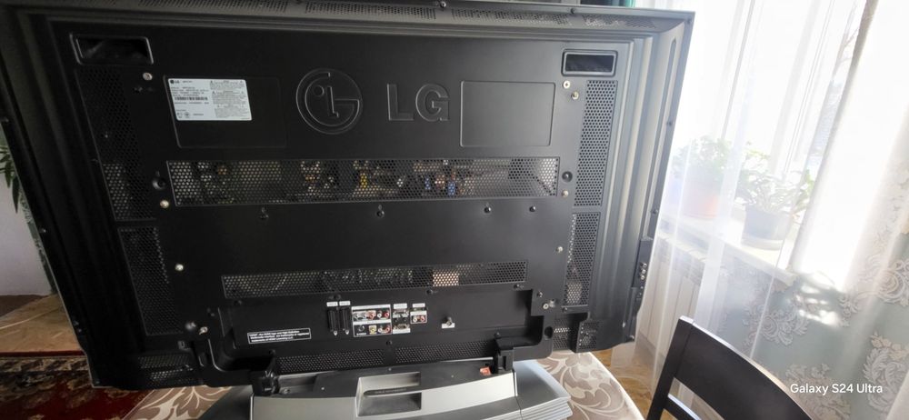 Продаеться телевизор,не смарт.