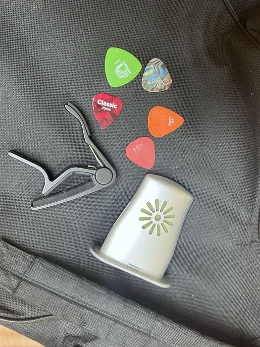 Акустическая гитара(торг)