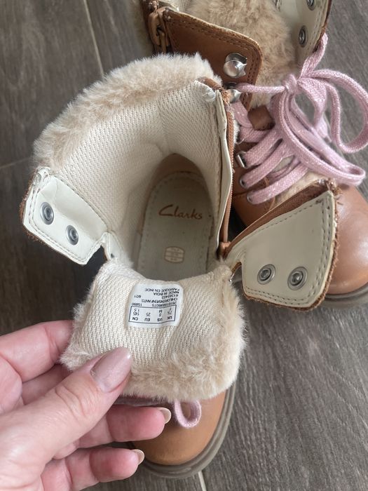 Ghete fetita Clarks nr 25