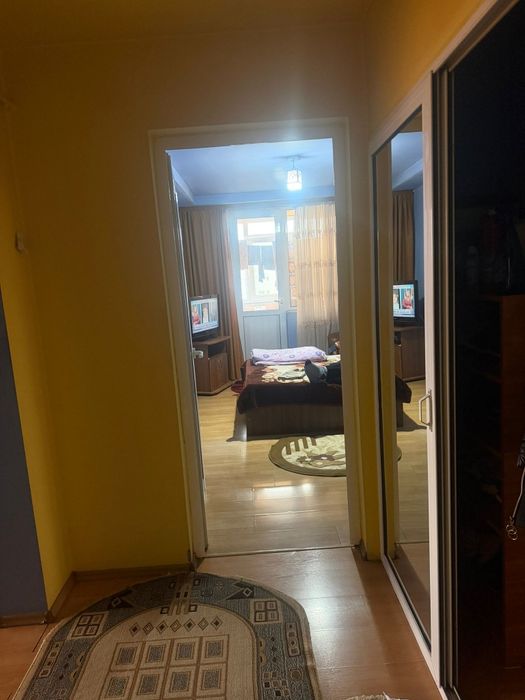 Vând/schimb cu apartament 2 camere plus diferența
