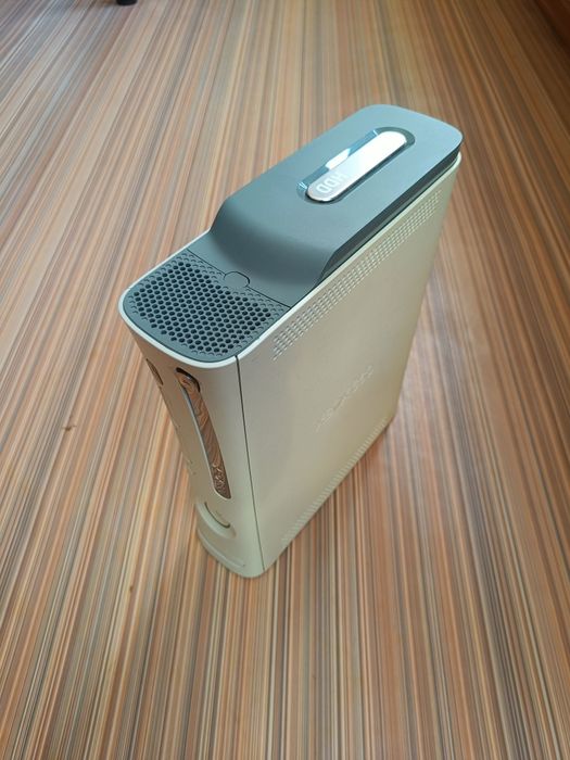 Приставка игровая XBOX 360