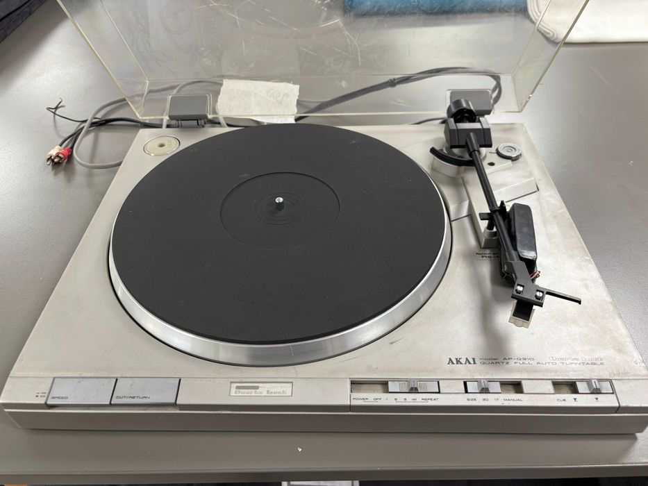 Akai AP-Q310 Quartz Lock грамофон (Japan)