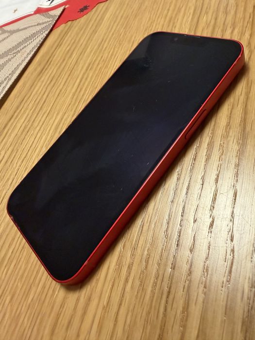 iPhone 13 червен 128 GB