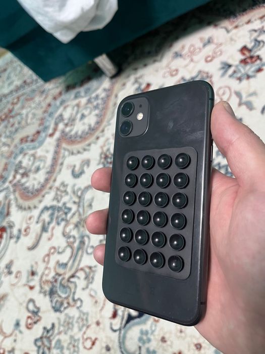 11 айфон продам 64гиг