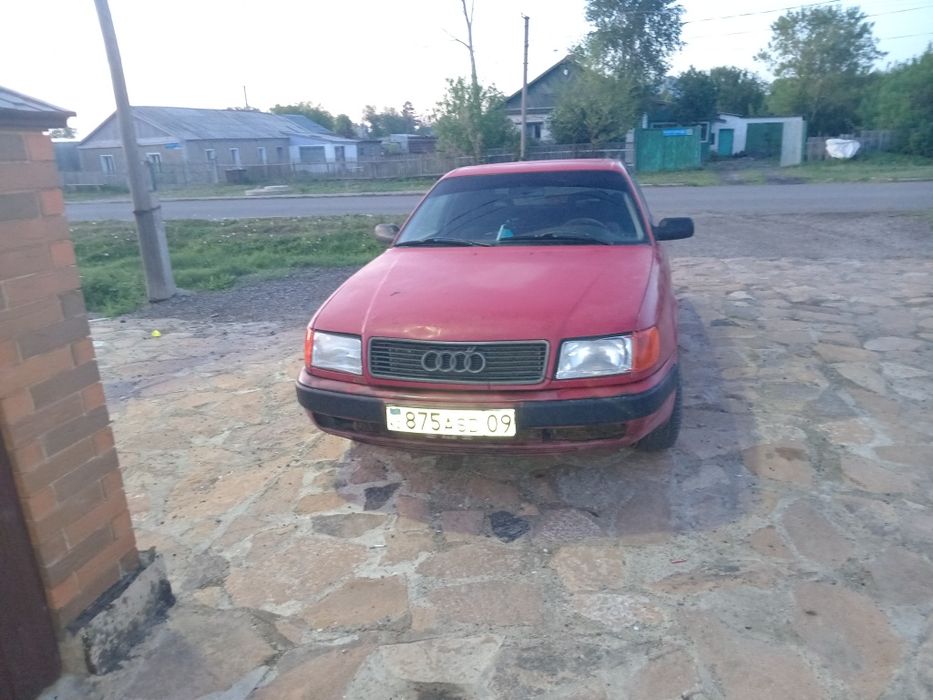 Продаю АУДИ 100 с4