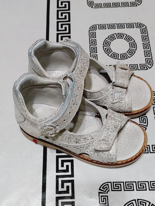 Сандали для девочки