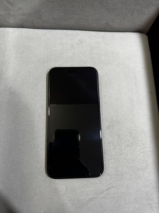 Продам айфон 15промах