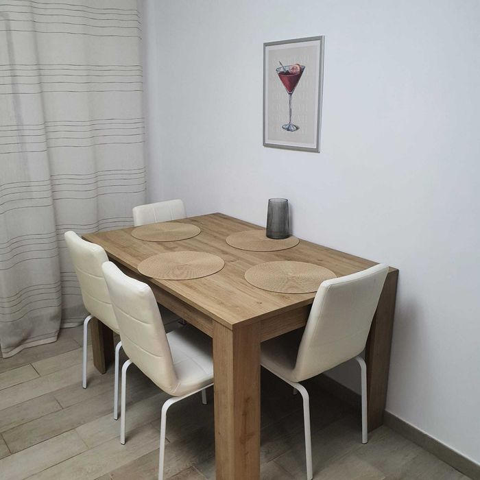 Inchiriez apartament 3 camere, 79 mp, str. Martir Horia – renovat, mobilat complet, 2 băi
