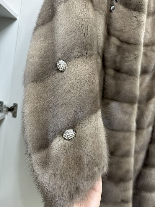 Продам норковую шубу