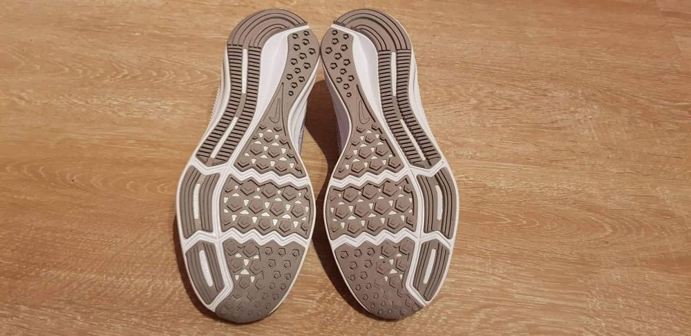 Adidasi NIKE noi, originai