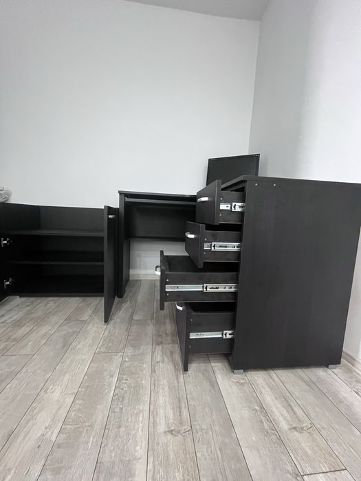 Vand birou plus un corp dulat