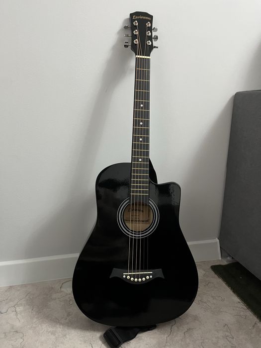 Гитара акустическая