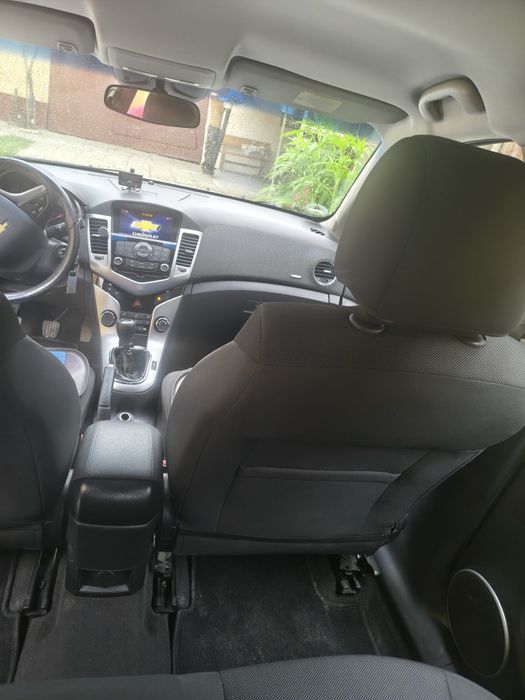Vând Chevrolet Cruze