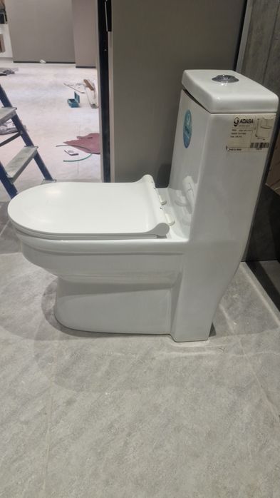 Иранский унитаз б/у в хорошем состоянии