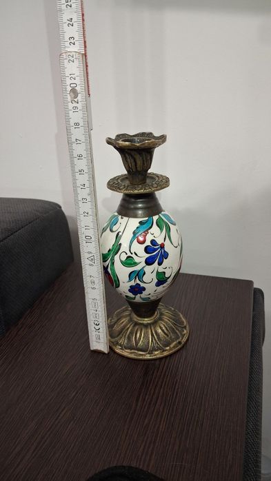 Декоративен месингов свещник с керамично тяло