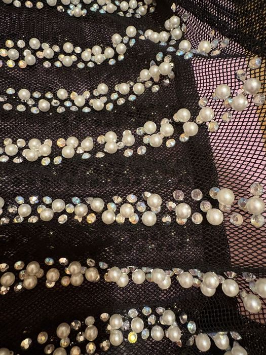 Рокля тип боди с перли и кристали