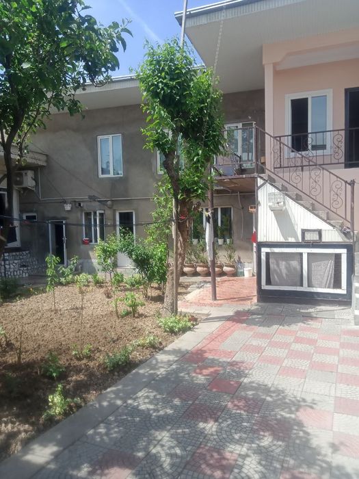 Hovli srochna Sotiladi 4.6 sotih tinch mahala