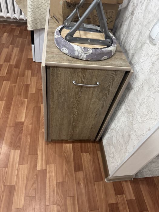 Продам стол книжка  в отличном состояние