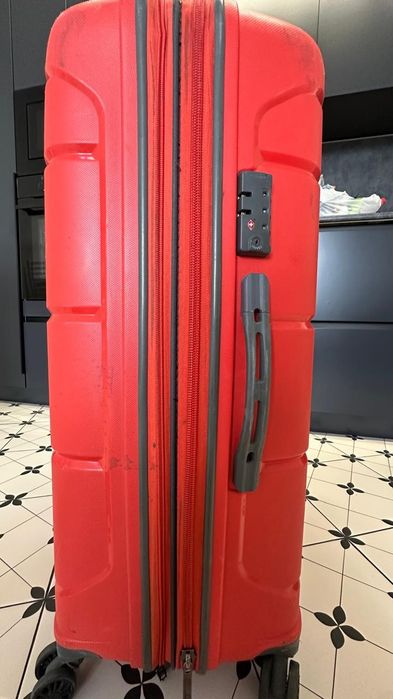 MODO чемодан                     .