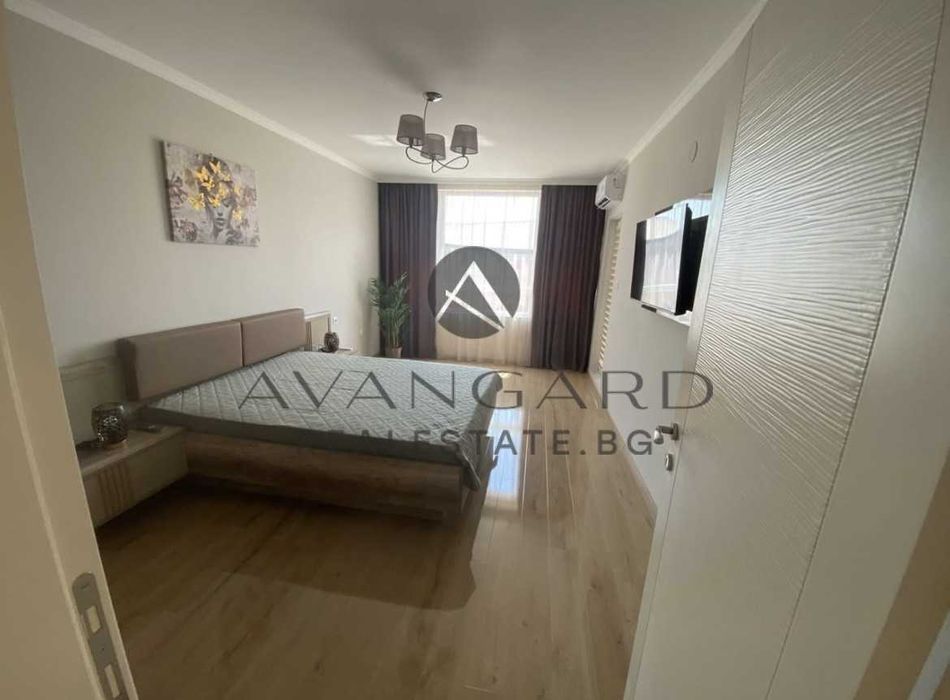 Продава се Тристаен апартамент в Пловдив, Център - 100 кв.м за 2180 €/кв.м - Снимка #4