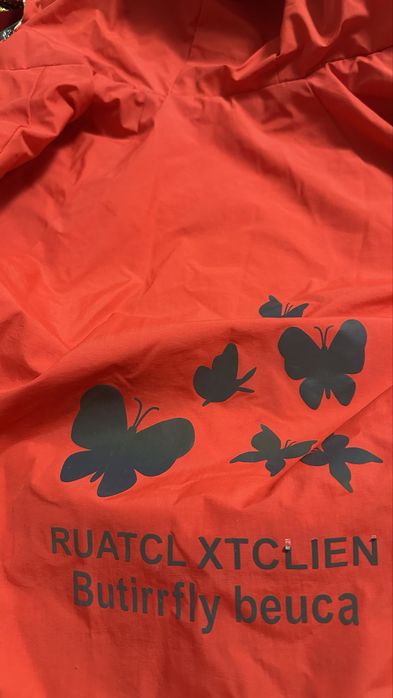 Продам детскую ветровку