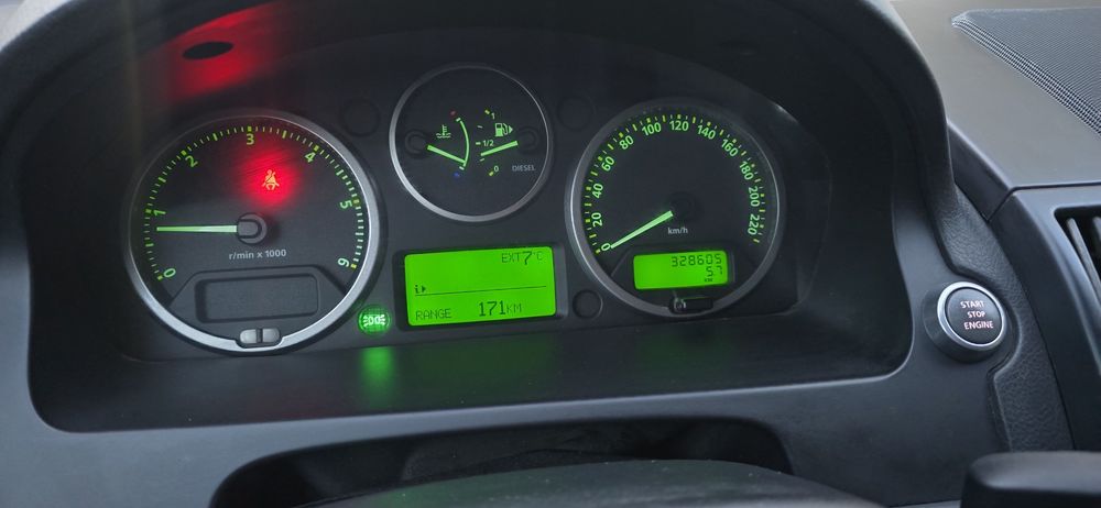 Vând Land Rover Freelander 2, motor 2.2 TD4e (153 CP), tracțiune integrală 4x4 permanentă.