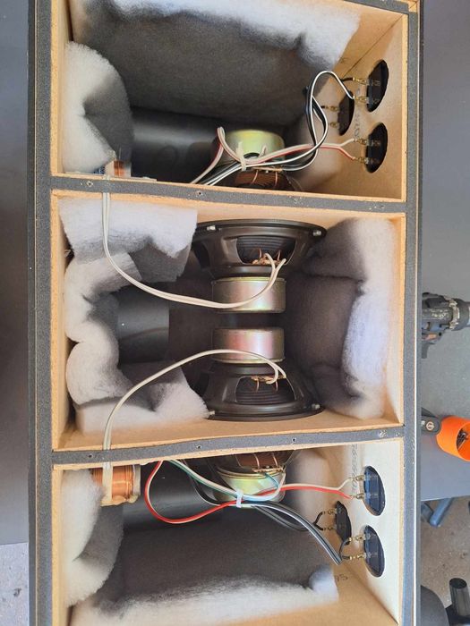 Продавам Субуфер JBL Control-5