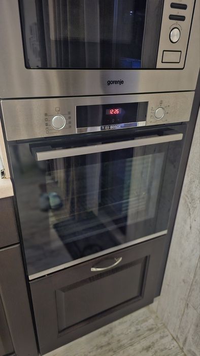 фурна за вграждане bosch ,  не различима от нова .
