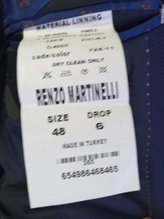 Продам костюм 48 размер