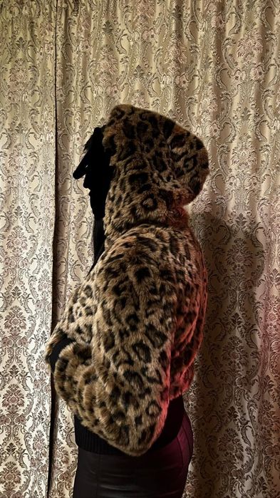 Шуба из экомеха, короткая.