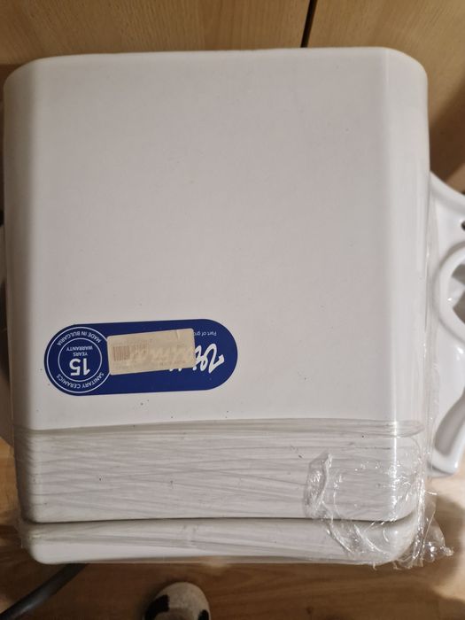 Чисто нова тоалетна чиния с казанче / моноблог