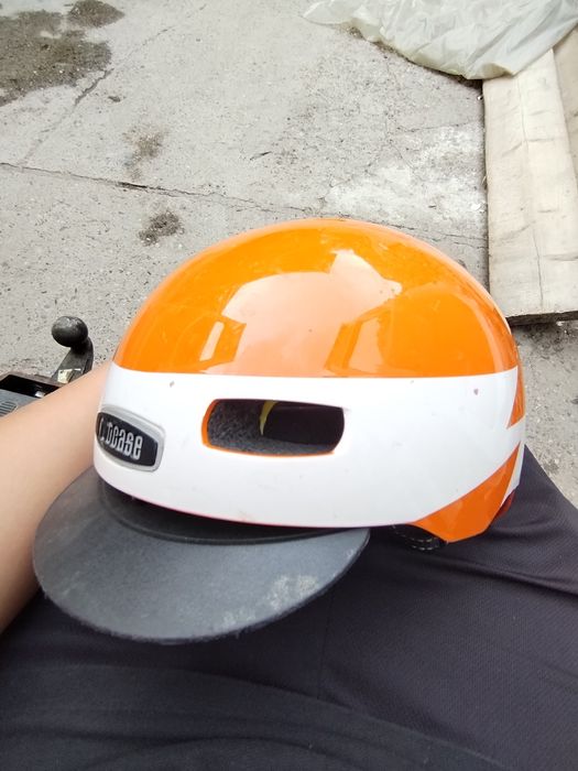 Casca pentru a merge cu bicicleta