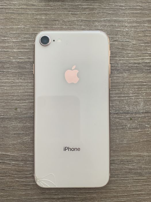Iphone 8 бело-розовый