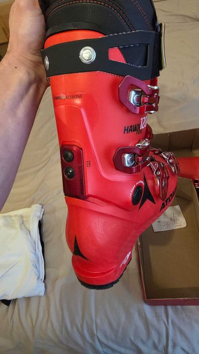 Clapari Atomic Hawks Prime 120S - 28-28.5 - Aproape noi