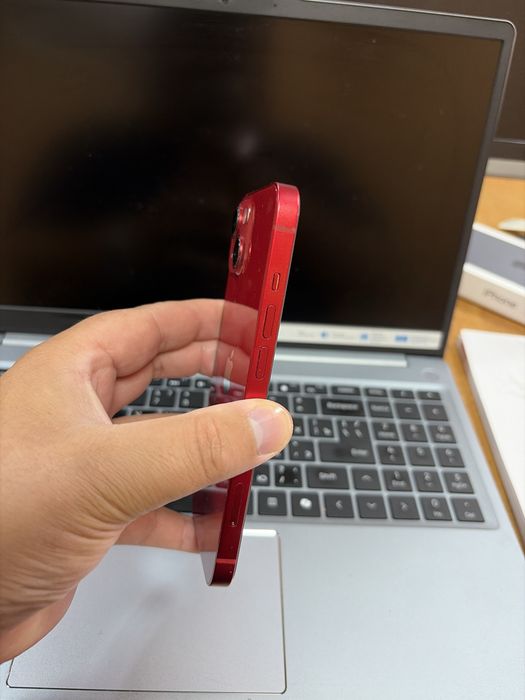 Продам Б/У iPhone 13 продукт рэд