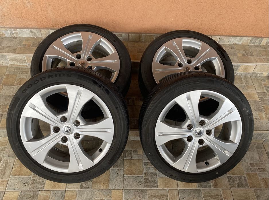 Jante R17 originale Renault Anvelope Goodride 205/50