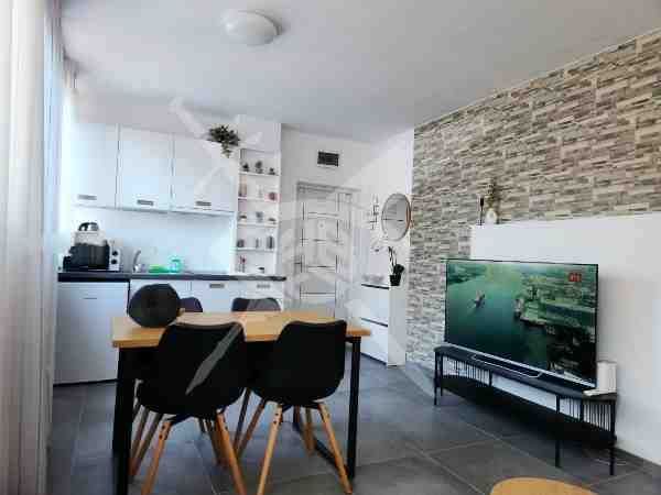Продава се Двустаен апартамент в к.к. Слънчев бряг - 61 кв.м за 870 €/кв.м - Снимка #1