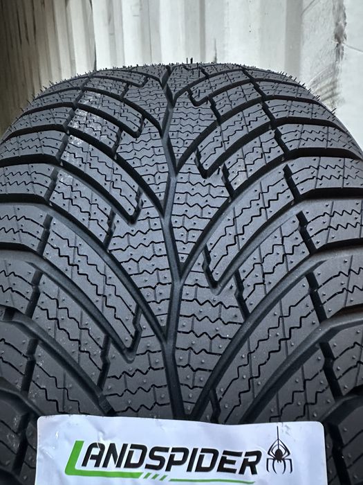 Нови Зимни Гуми LANDSPIDER SNOWTRAXX H/P 225/40R18 92V XL БОРД 2254018