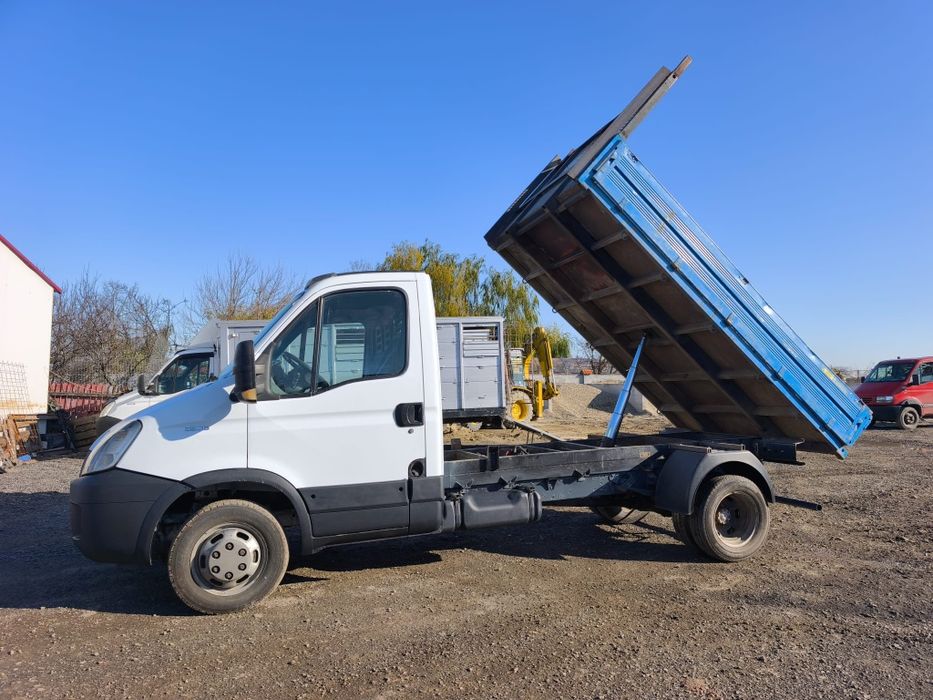 Iveco 35c15 basculabila motor3.0 cu 150 cai bascula se conduce cu b