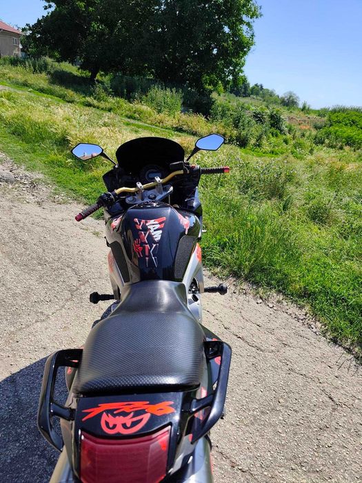 Продавам Ямаха FZ 6