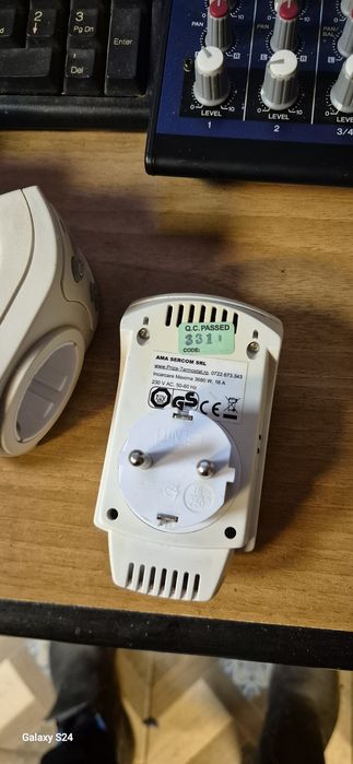 PRIZA termostat TH810T  16A /3680W