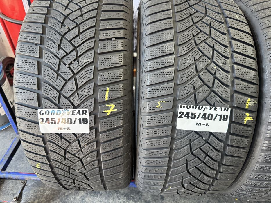 245/40/19 goodyear  M+S