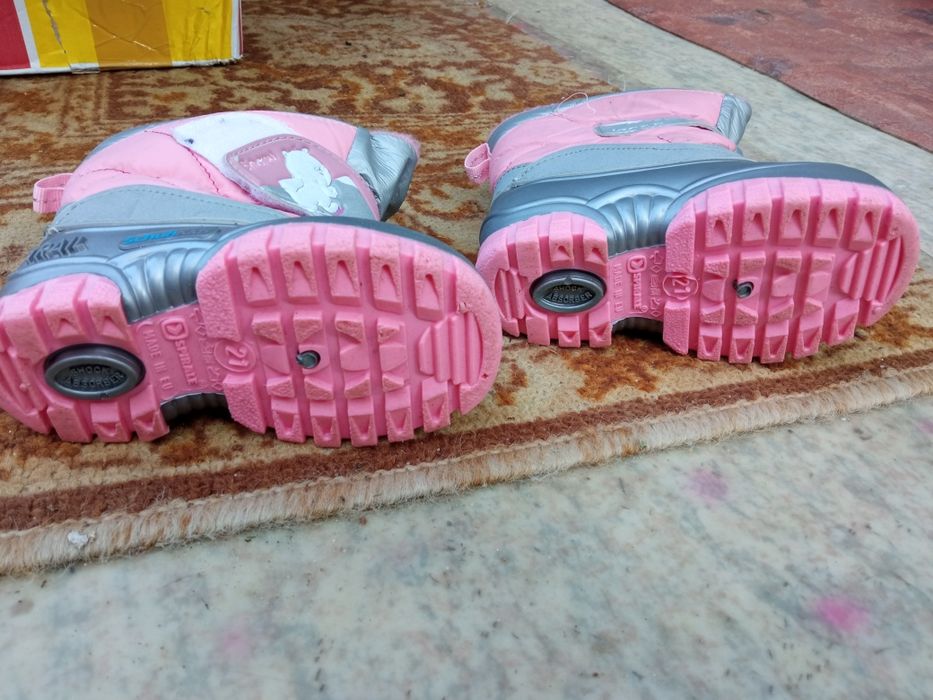 Топли зимни детски ботуши.