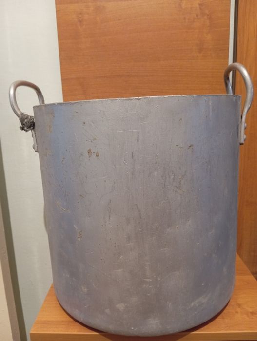 Алюминевый бак сатылады.