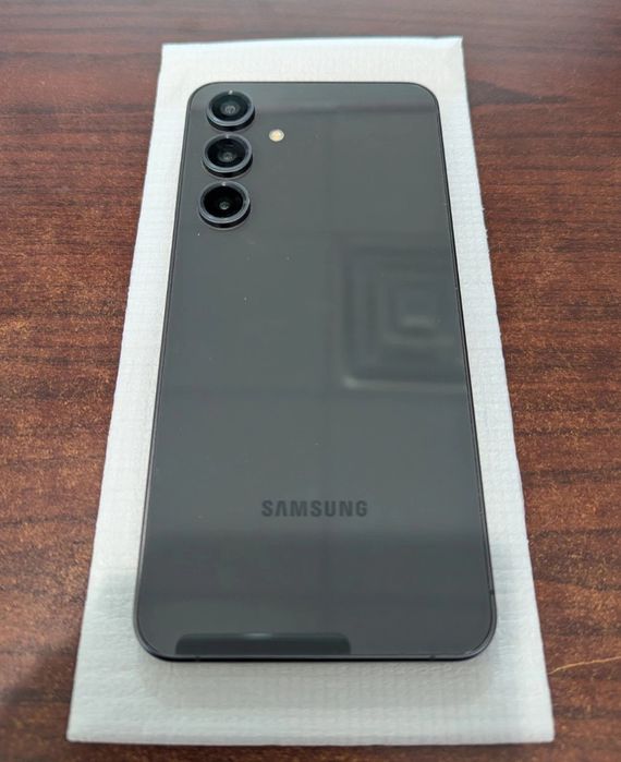 Samsung s24fe в хорошем состоинии