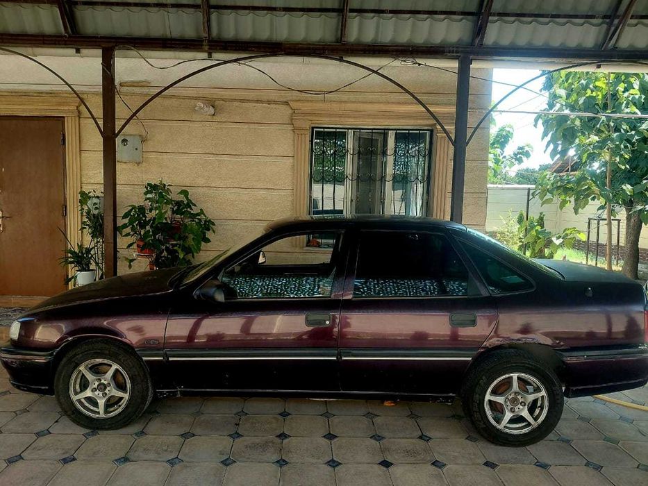 Автомобиль Opel Vectra CDX