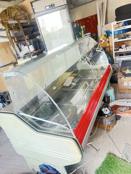 Продам холодильник витринный колбасный