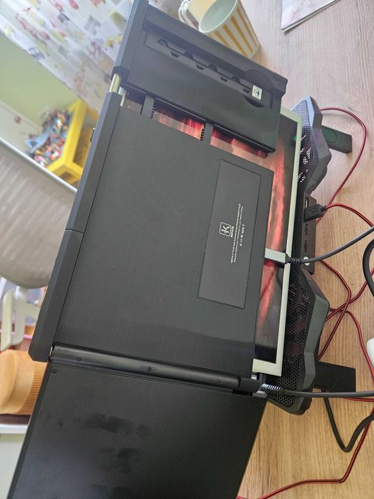monitor extensibil pentru laptop