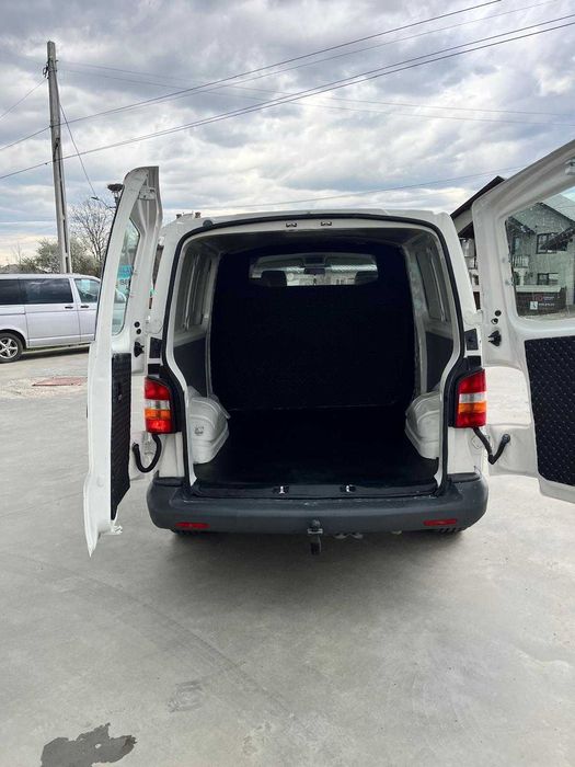 Vând Volkswagen  Transporter cu 6 locuri si duba an 2007