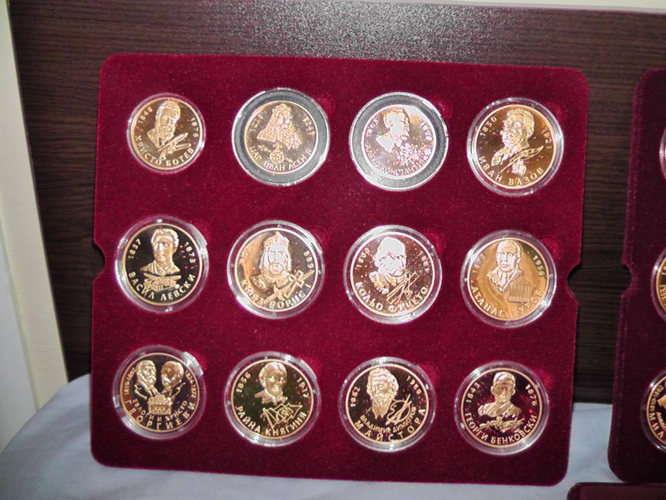 Юбилейни плакети